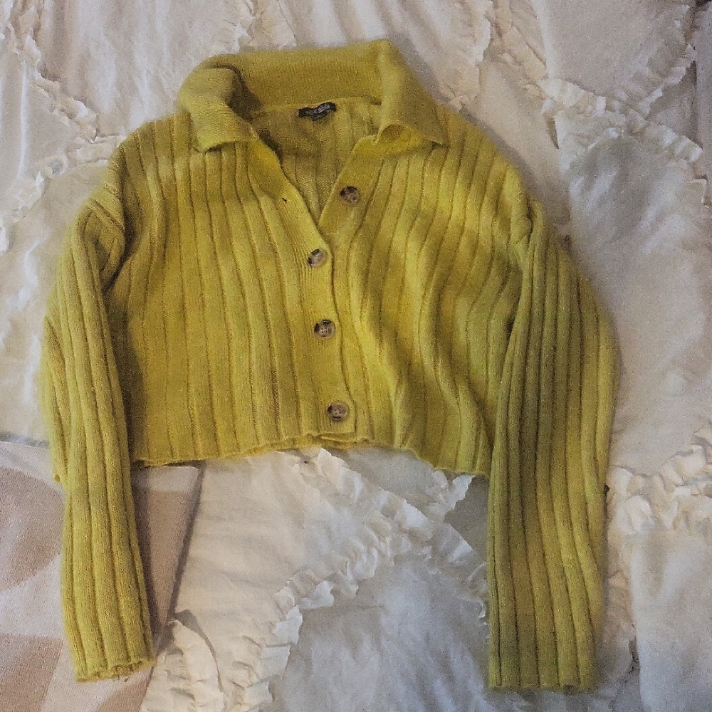 Trendy Cute Yellow Multicolor Short Ribbed Button Up Sweater W Collar! - Picture 2 of 2